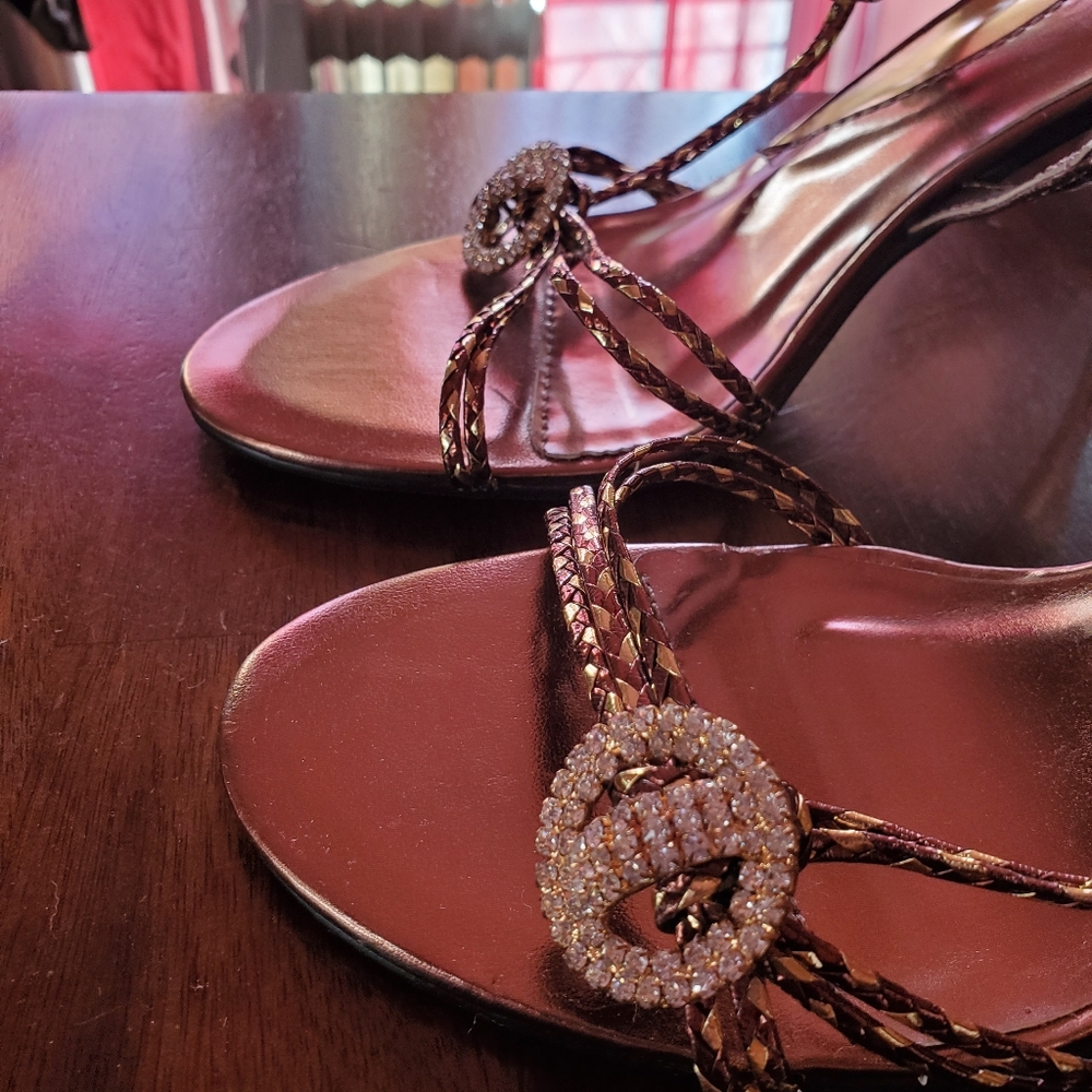 Graduation Spring heels - Picture 2 of 7